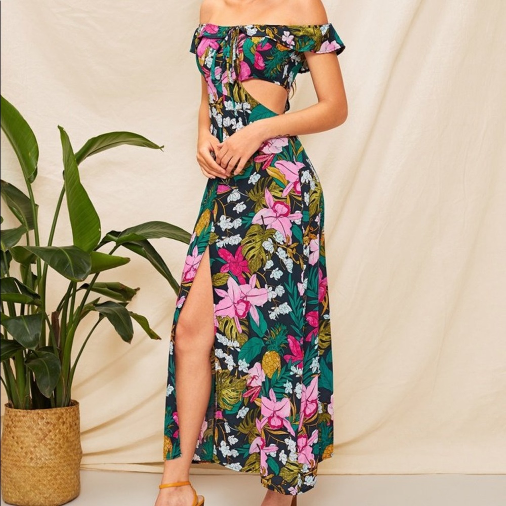 Adorable floral maxi with cutouts